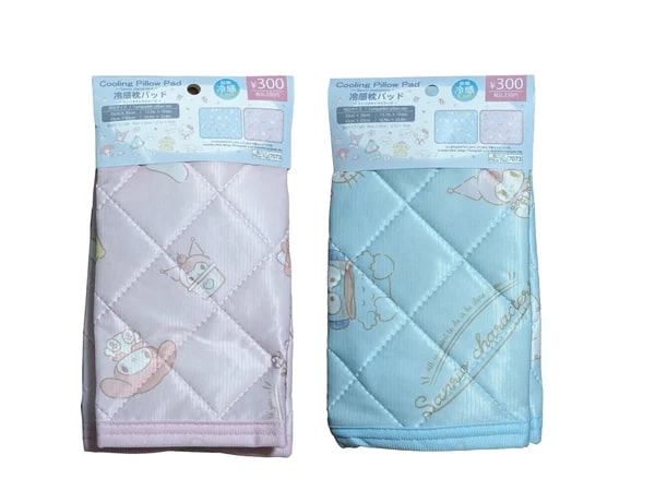 出所：ダイソー公式　接触冷感　枕パッド（サンリオキャラクターズ）