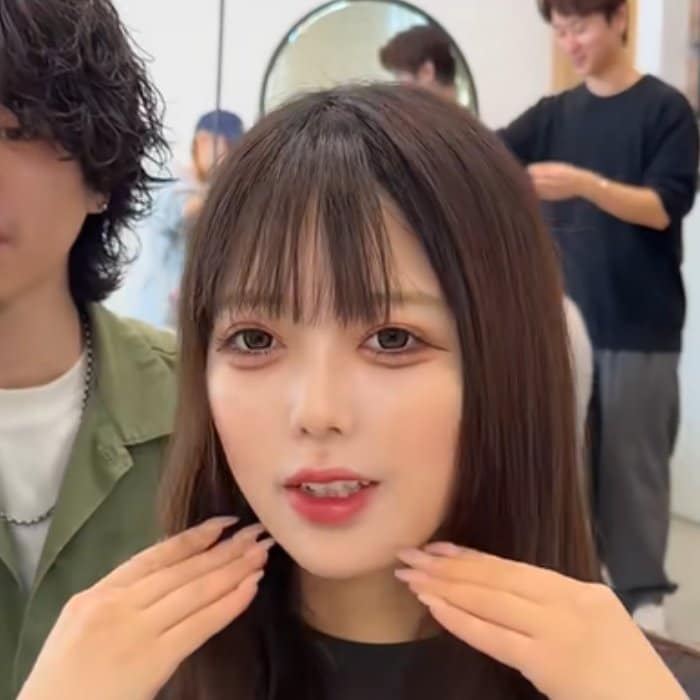 【劇的イメチェン】「小顔に見せたい…」ロングヘア女性がタッセルボブに→「顔ちっちゃく見える！」と笑顔