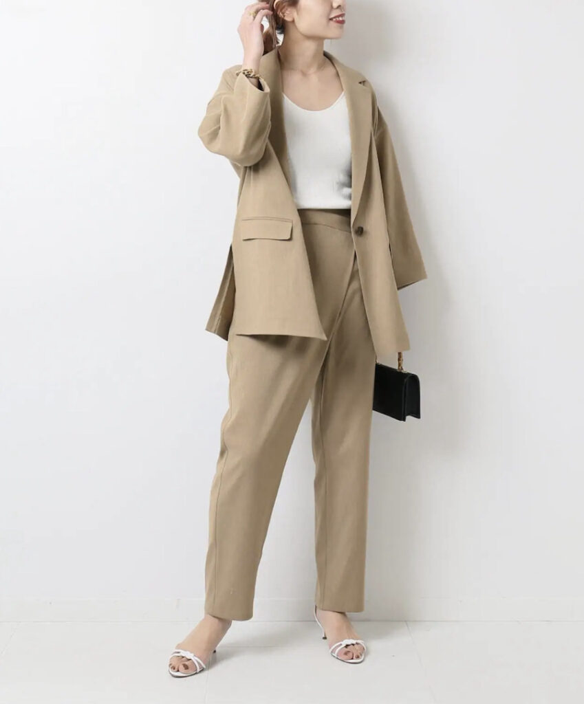 Jacket ¥20,900 / Pants ¥14,300（Spick & Span）