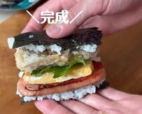 【ご近所ピクニック弁当】夫が妻に贈る「スパムおにぎり弁当」握らずに海苔で挟むだけ、簡単に作れる技も必見！