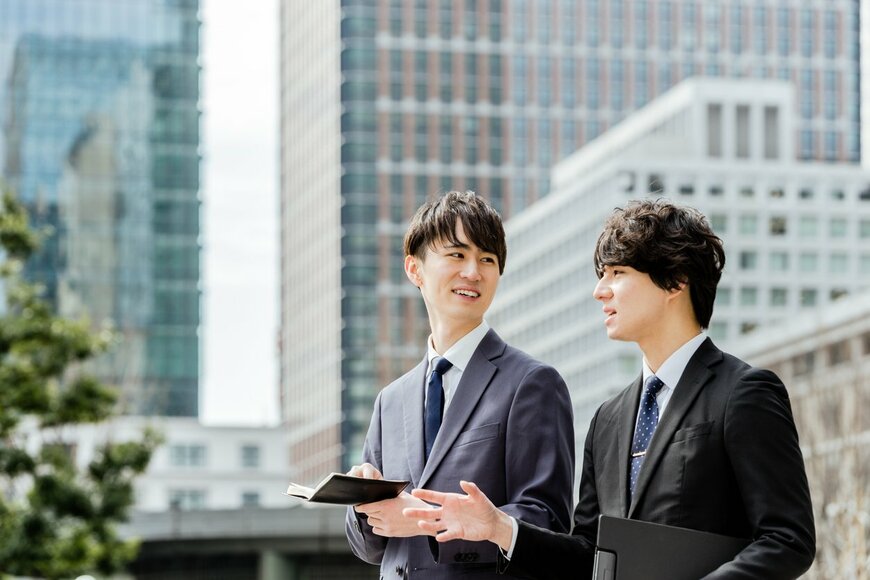 「年収別の平均的な貯蓄額」はいくら？どの年収帯も貯蓄のうち半分は預貯金。冬のボーナスの支給割合は平均1.08か月分