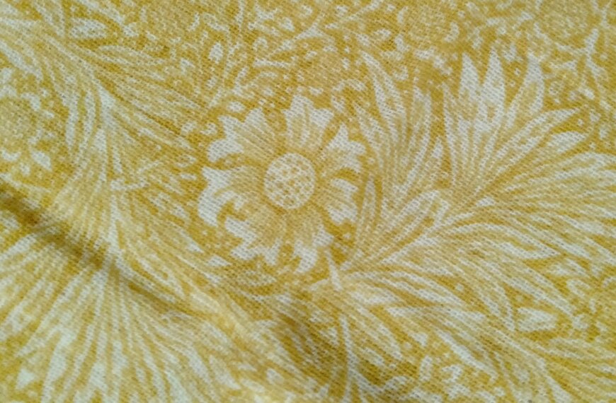 筆者撮影（セリア、タオルハンカチ ウィリアム・モリス）