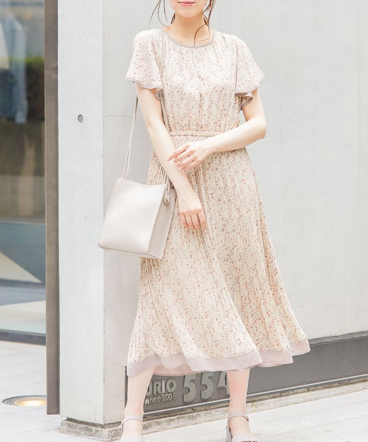 出所：ハニーズ　配色ワンピース