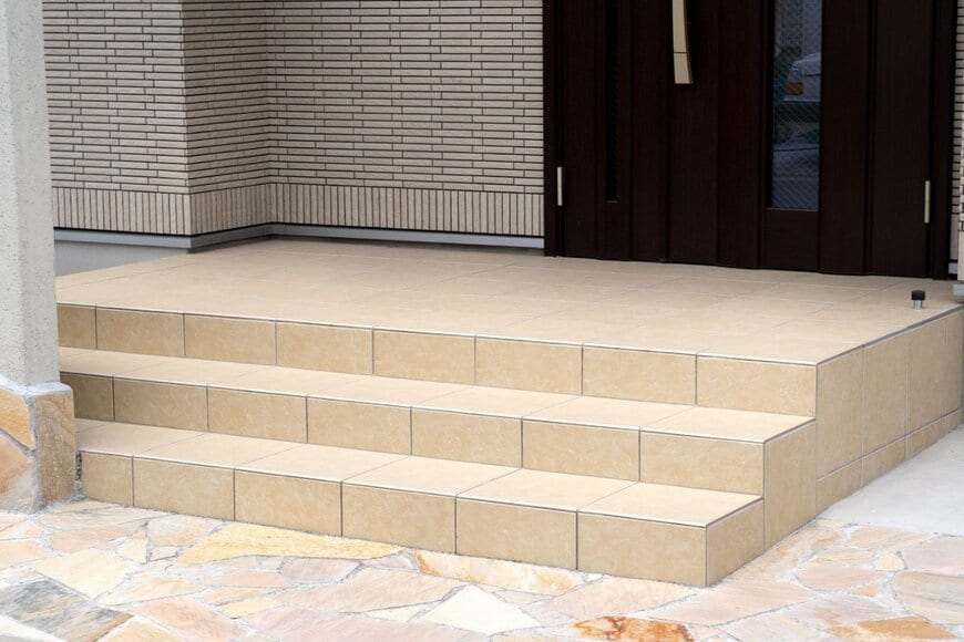 玄関前の段差の写真