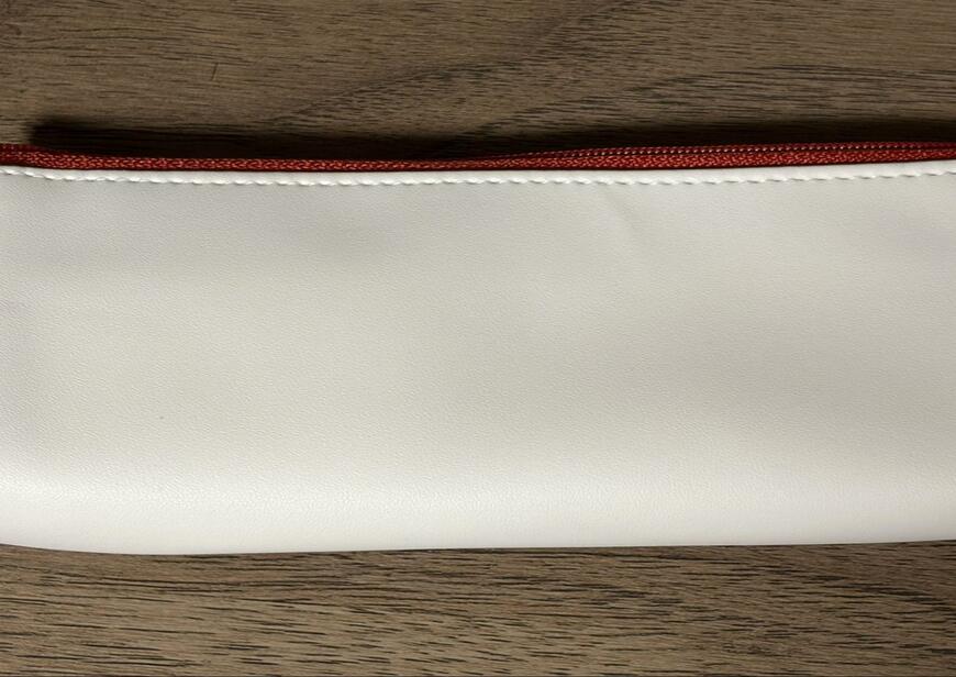 ダイソー、合皮スリムペンケース　キティ商品画像