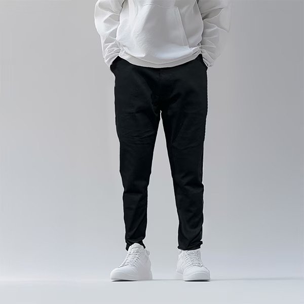 新『色褪せ知らずの黒パンツ』スキニーパンツ