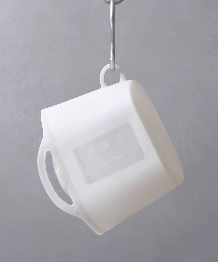 サイド下部の輪っかを使って吊るすと、内部までしっかり乾かせます