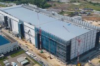 サムスン／東芝メモリのNAND新ファブ投資、量産ライン導入は見送り