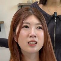 「おでこが狭くて…」前髪を作りたい女性がプロに任せて大変身！「東京風のお姉さんだ！」と見惚れる