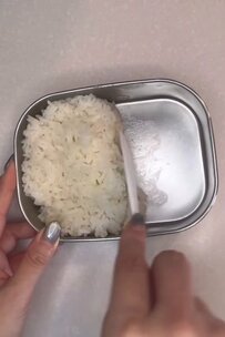 ママが娘に作るお弁当→完成かと思いきや……入りきれなかった「卵焼き」をさらに詰める〈想定外のワザ〉がすごい！