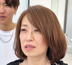 「眉間にシワがあるから隠したい」髪型に迷っていた女性、前髪カットで印象チェンジ