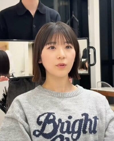 アフターは顎ラインで切りそろえたストレートラインの外はねボブ