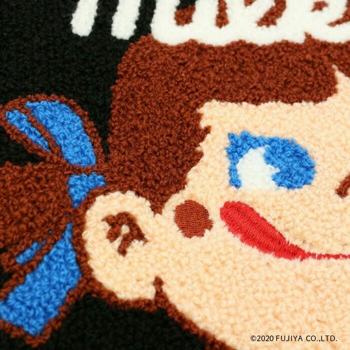 デザインに合わせて素材にもこだわって作られています