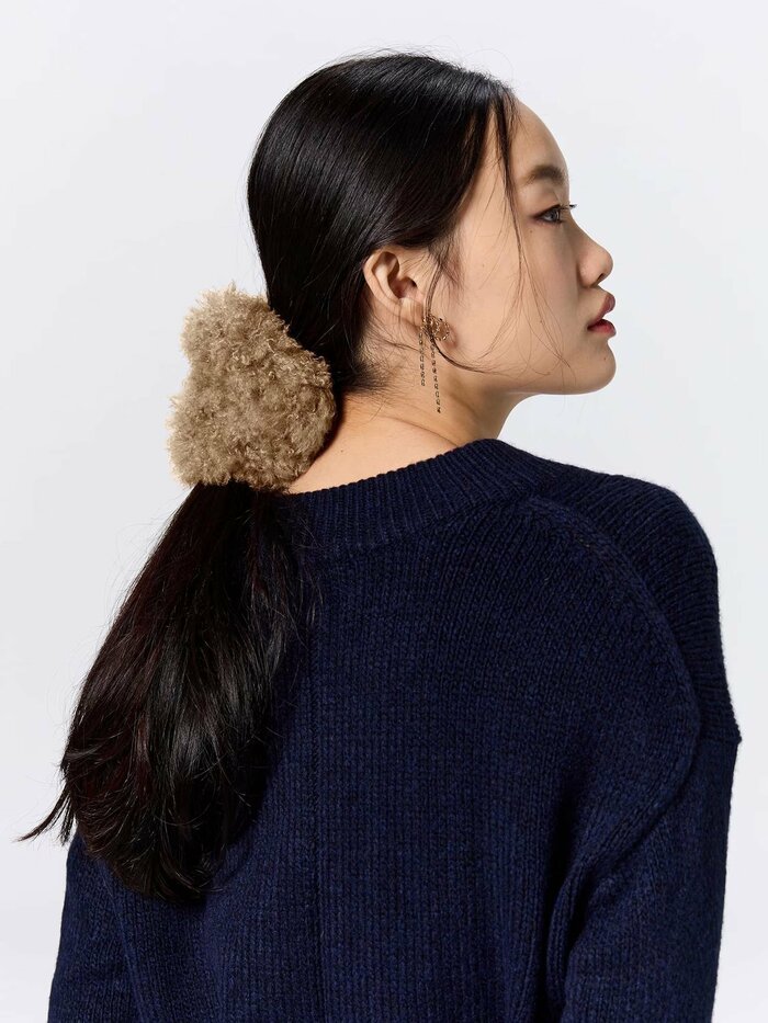 フワフワでボリューム感たっぷりなシュシュ