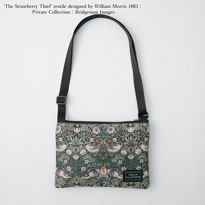 ウィリアム・モリスのデザインの中でも特に人気の高い「いちご泥棒」柄を用いたサコッシュ