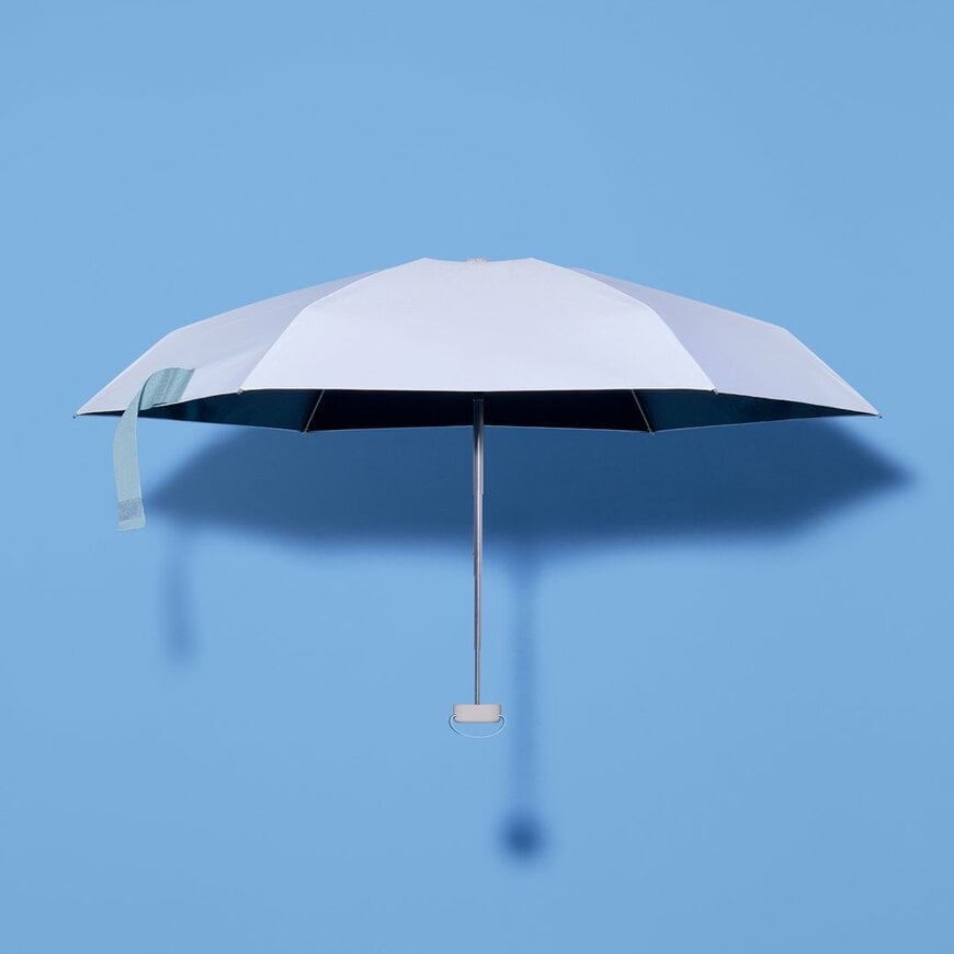 出所：株式会社ファミリーマート　晴雨兼用ミニ傘