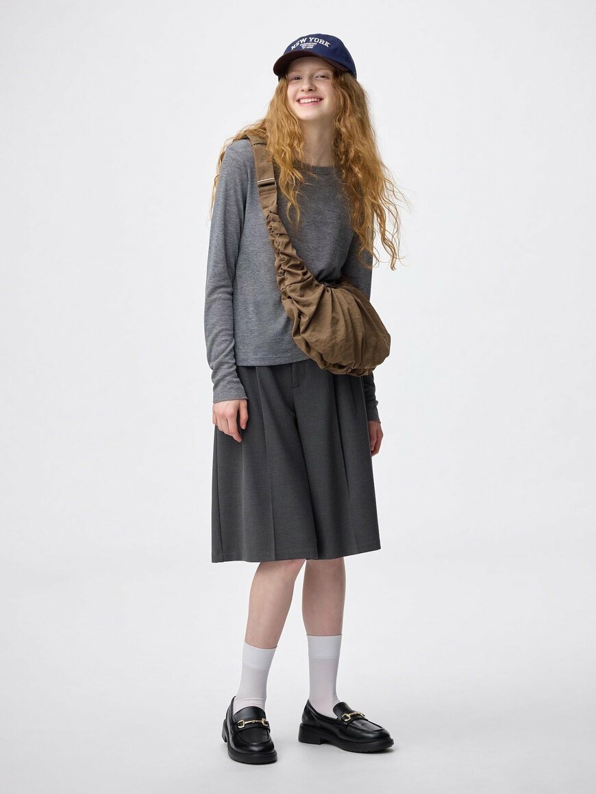 出所：GU公式　ダンプリングバッグ