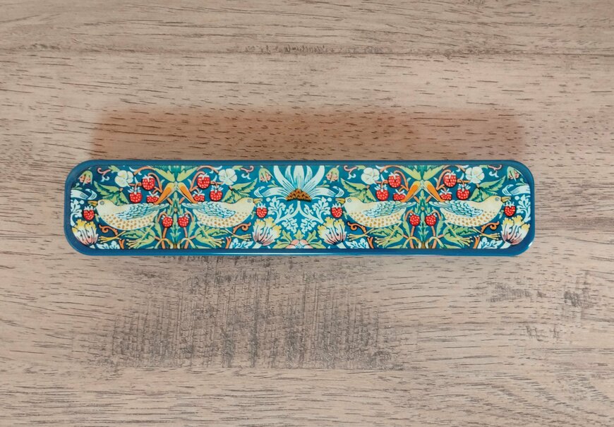 筆者撮影（セリア、スプーン＆フォークセット ウィリアムモリス柄）