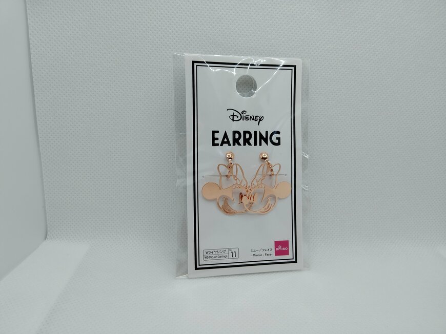 筆者撮影（ダイソー、ディズニーイヤリング）