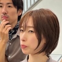 【大変身】面長に悩む女性がタイトなショートでイメチェン！手入れが楽なヘアスタイルが話題