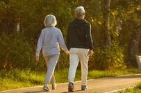 【60歳代・二人以上世帯】「貯蓄1000万円台」でも正直、厳しい…手取りから何％貯蓄している？