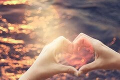 【小林 明美の星占い】開運月となる2月。あなたの「開運・金運・愛情運」を開くポイント