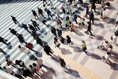 平均月給は過去最高の31万8300円に。年金として「月額30万円」を目指すことはできる？