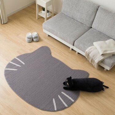 ニトリに「猫型のラグ」が新登場！お部屋に大きい猫ちゃんが出現して癒