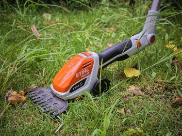 STIHL】バッテリーガーデンバリカン HSA26 バッテリー2個！ 暗い