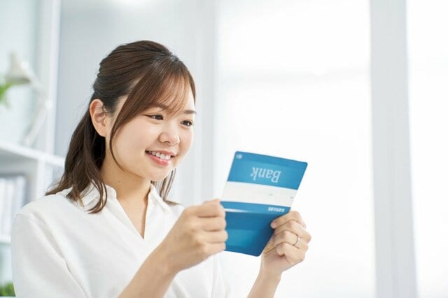 【20～70歳代おひとりさま世帯】貯蓄の「平均値・中央値」はいくら？手取り収入から、どのくらいの割合を金融資産に振り分けてる？