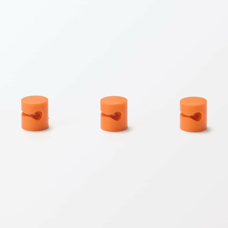 出所：無印良品公式　マグネットケーブルホルダー