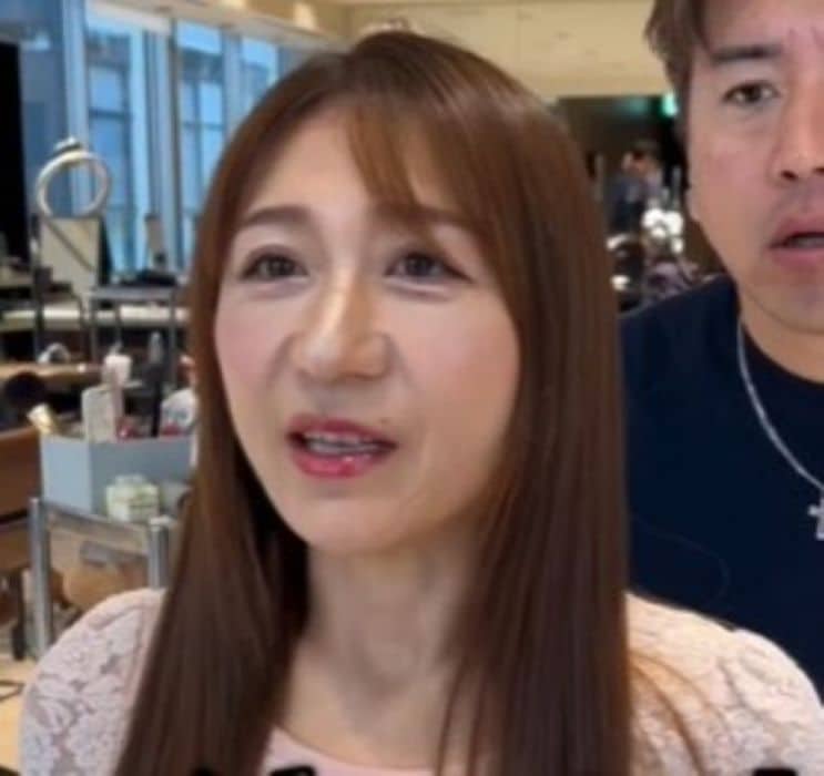 「丸顔」「髪がぺちゃんこ」悩むマダムが顔周りカットで大変身！まさかのアフターが話題に