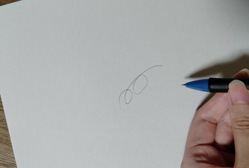 筆者撮影（ダイソー、3色ボールペン（わちふぃーるど））