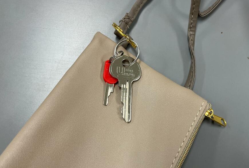 セリア、ミニショルダーバッグ ポケット付 シンプルユース 画像