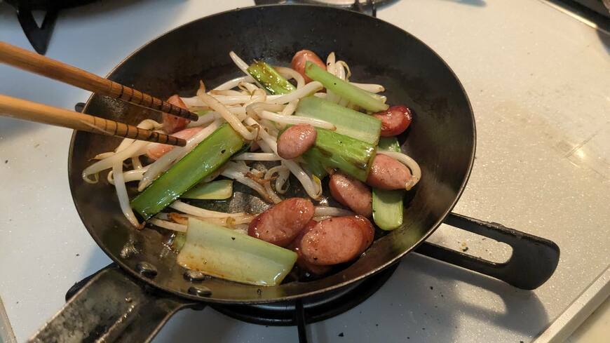 鉄フライパンで作った炒め物