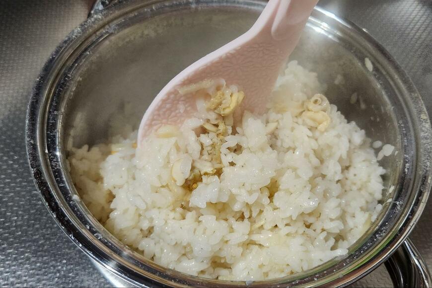 完成したホタテの炊き込みご飯