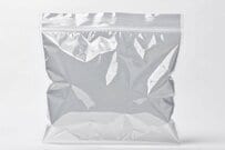 とある男性がジッパーバッグに入れた「大量のモノ」に違和感　「中毒性高そう」「合法のものですよね」