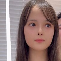 ロングヘア女性が1年半ぶりの変身。〈低めレイヤー〉スタイルで可愛らしい雰囲気にチェンジ