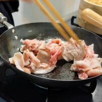 おかずがてんこもり！妻が夫のために作った愛情たっぷりの「豚のかぼちゃ生姜焼き弁当」が話題