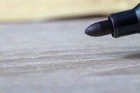 「小3息子」の腕に描かれた謎のマークに目を疑う　斜め上を行く発想に「天才やしびれた」「すげえな今どきの小学生」