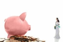 年収1000万円の共働き世帯でも10分の1が貯蓄100万円未満…なぜそうなるのか？