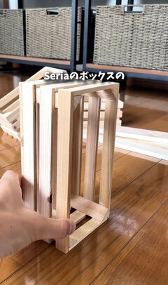 【100均DIY】スマホも置ける！セリアのナチュラルウッドボックスで作る、伸縮可能な「キッチン収納ラック」