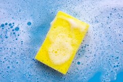 ドラッグストアで販売されていたスポンジ　あまりにも「独特すぎるネーミングセンス」に思わず二度見
