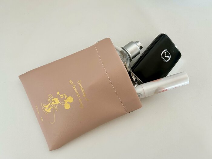 スマートキーの収納にも便利