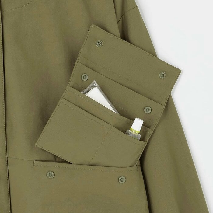 簡単に取り外しができる専用ポーチが付属しています