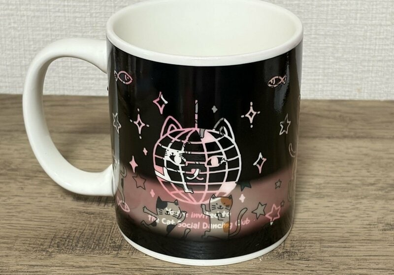 ダイソー、マジックマグカップ（パーティー）筆者撮影写真