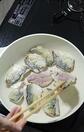 【アジの蒲焼き弁当】アジ4匹を捌いて甘辛ダレがおいしい蒲焼きに。ゆかりポテサラとナムルも並ぶお弁当が華やか！