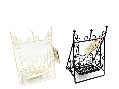 出所：公式通販ダイソーネットストア アイアン小物（ブランコ、ヨーロッパ風）