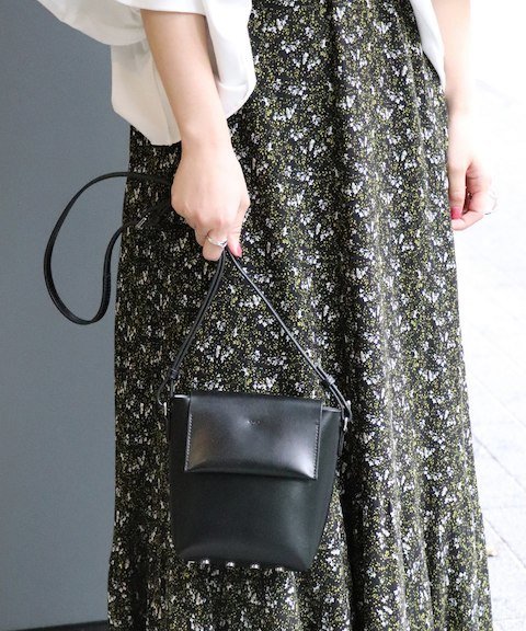 ジャーナルスタンダード - YAHKI スタッズショルダーバッグ ¥17,064（税込）