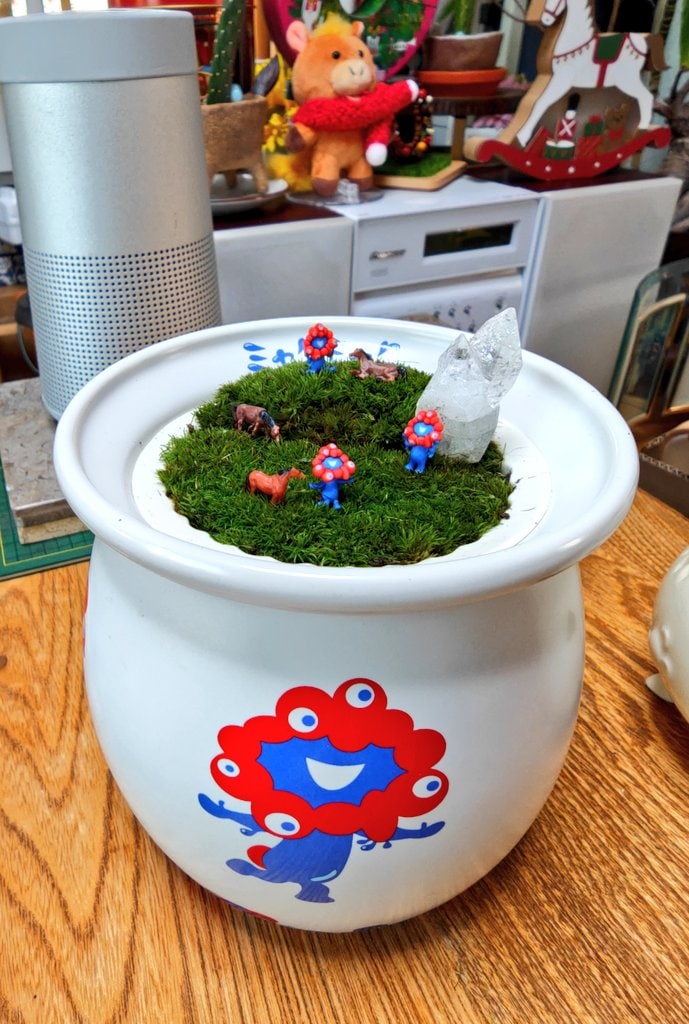 ミャクミャクの苔テラリウム